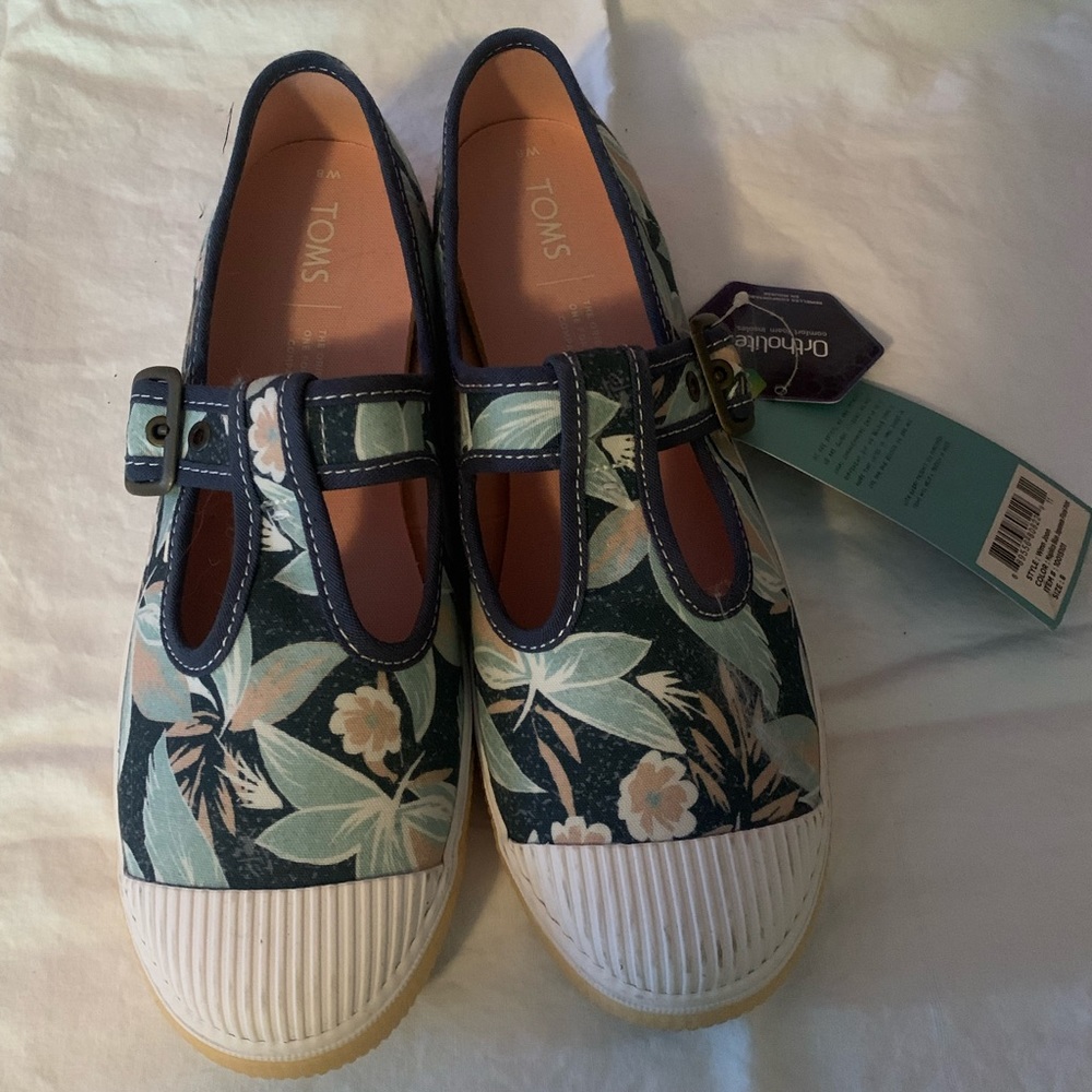 TOMS t-strap sneakers, size 8